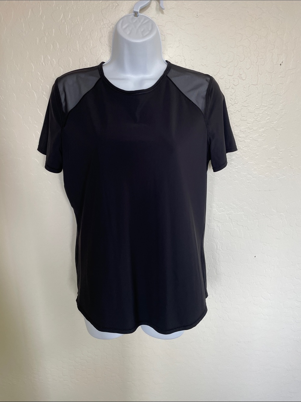lululemon athletica Black Short-Sleeve Mesh Shoulder Tee